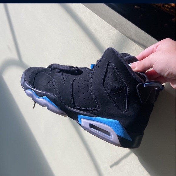 Jordan Shoes - Jordan 6 University Blue (2017)